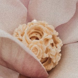 Mock Ivory Detailed Ball